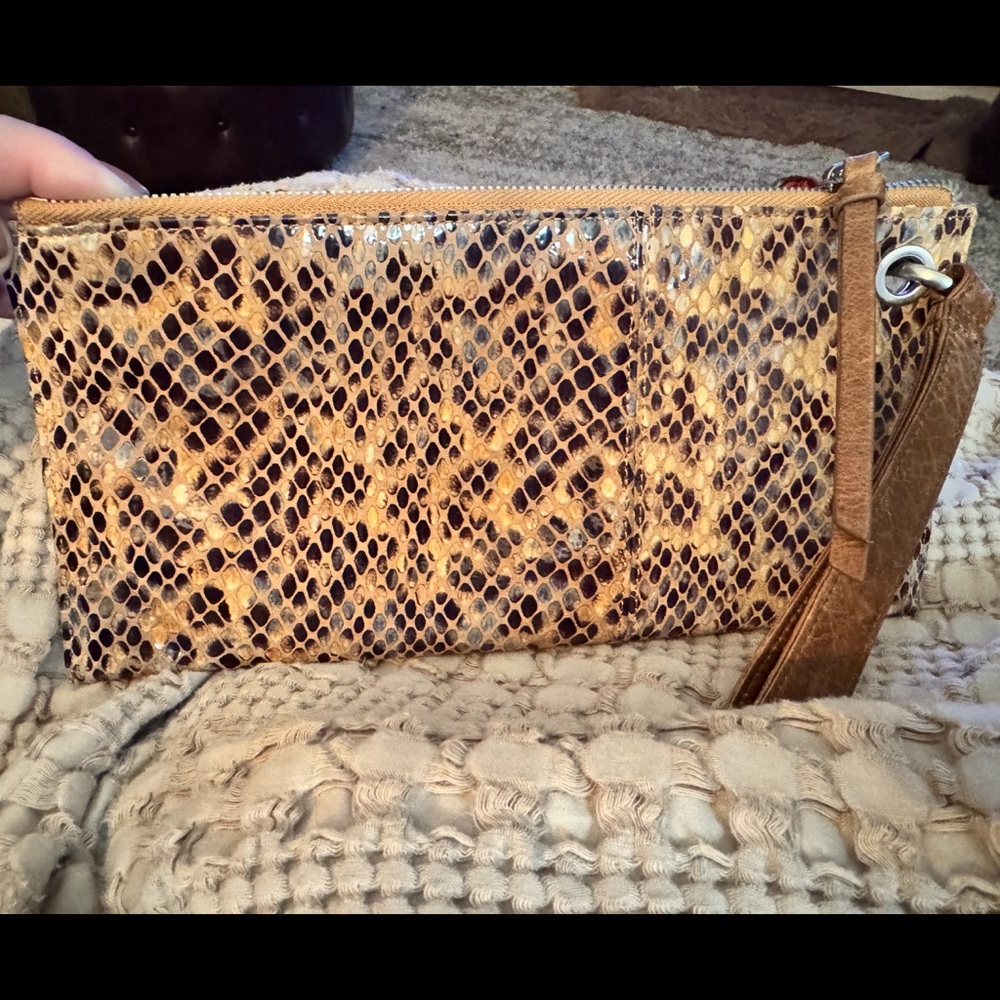 HOBO Vida Wristlet